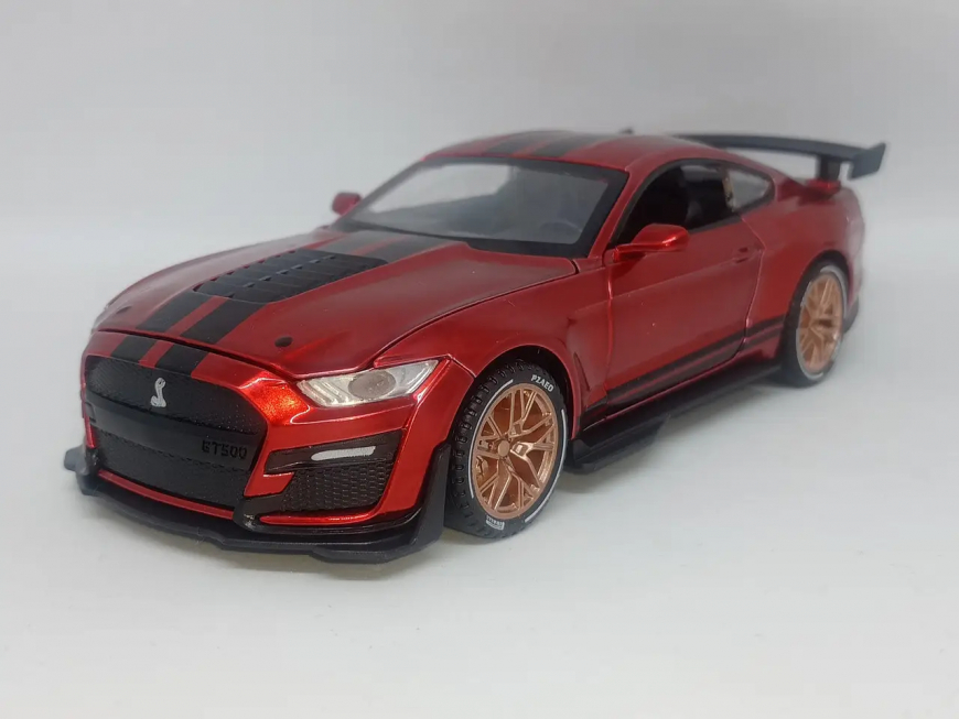 Mô hình Ford Mustang Shelby GT500 mâm vàng đồng